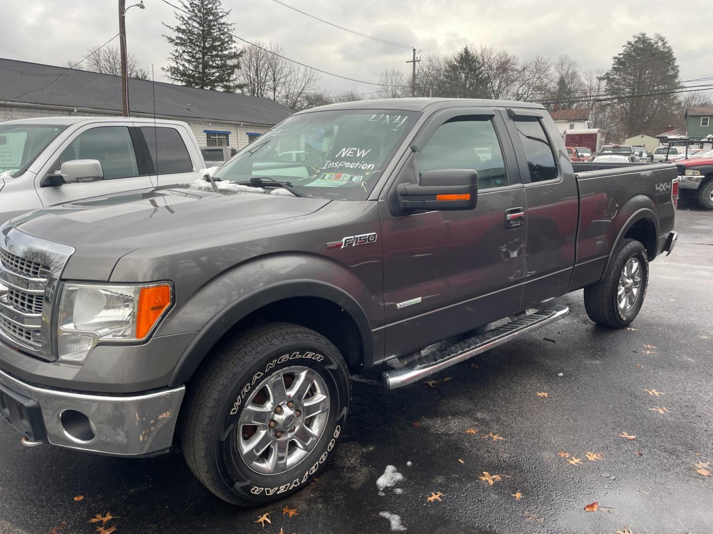 2013 silver Ford F-150 XLT SuperCab 6.5-ft. Bed 4WD (1FTFX1ET8DF) with an 3.5L V6 TURBO engine, 6-Speed Automatic transmission, located at 101 N. Main Street, Muncy, PA, 17756, (570) 546-5462, 41.207691, -76.785942 - Photo#0