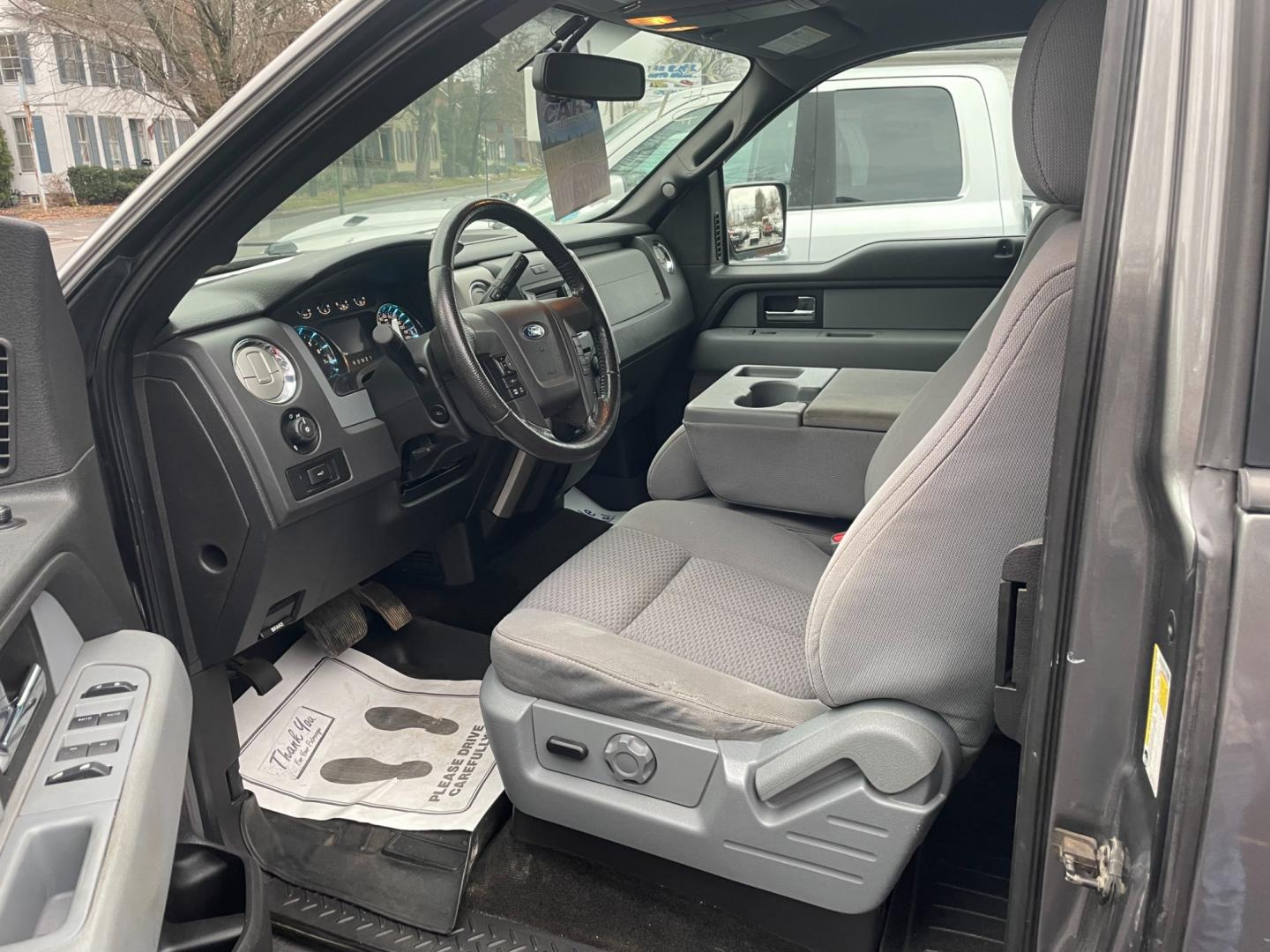 2013 silver Ford F-150 XLT SuperCab 6.5-ft. Bed 4WD (1FTFX1ET8DF) with an 3.5L V6 TURBO engine, 6-Speed Automatic transmission, located at 101 N. Main Street, Muncy, PA, 17756, (570) 546-5462, 41.207691, -76.785942 - Photo#4