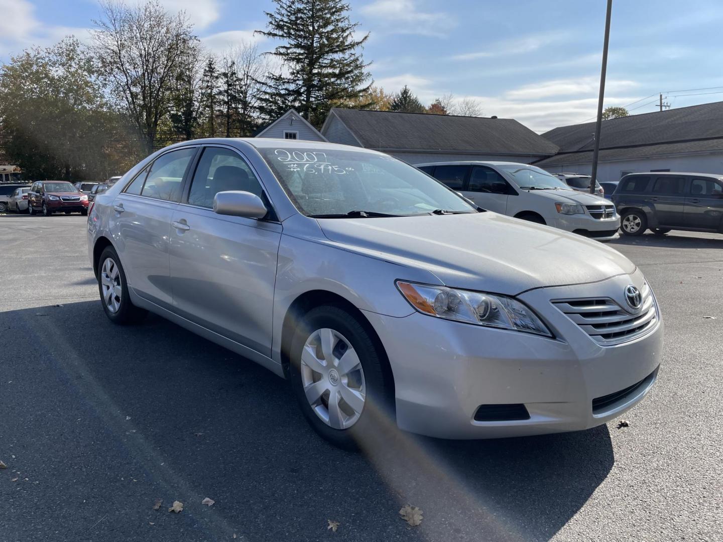 2007 silver Toyota Camry CE 5-Spd AT (4T1BE46K87U) with an 2.4L L4 DOHC 16V engine, 5-Speed Automatic Overdrive transmission, located at 101 N. Main Street, Muncy, PA, 17756, (570) 546-5462, 41.207691, -76.785942 - Photo#1