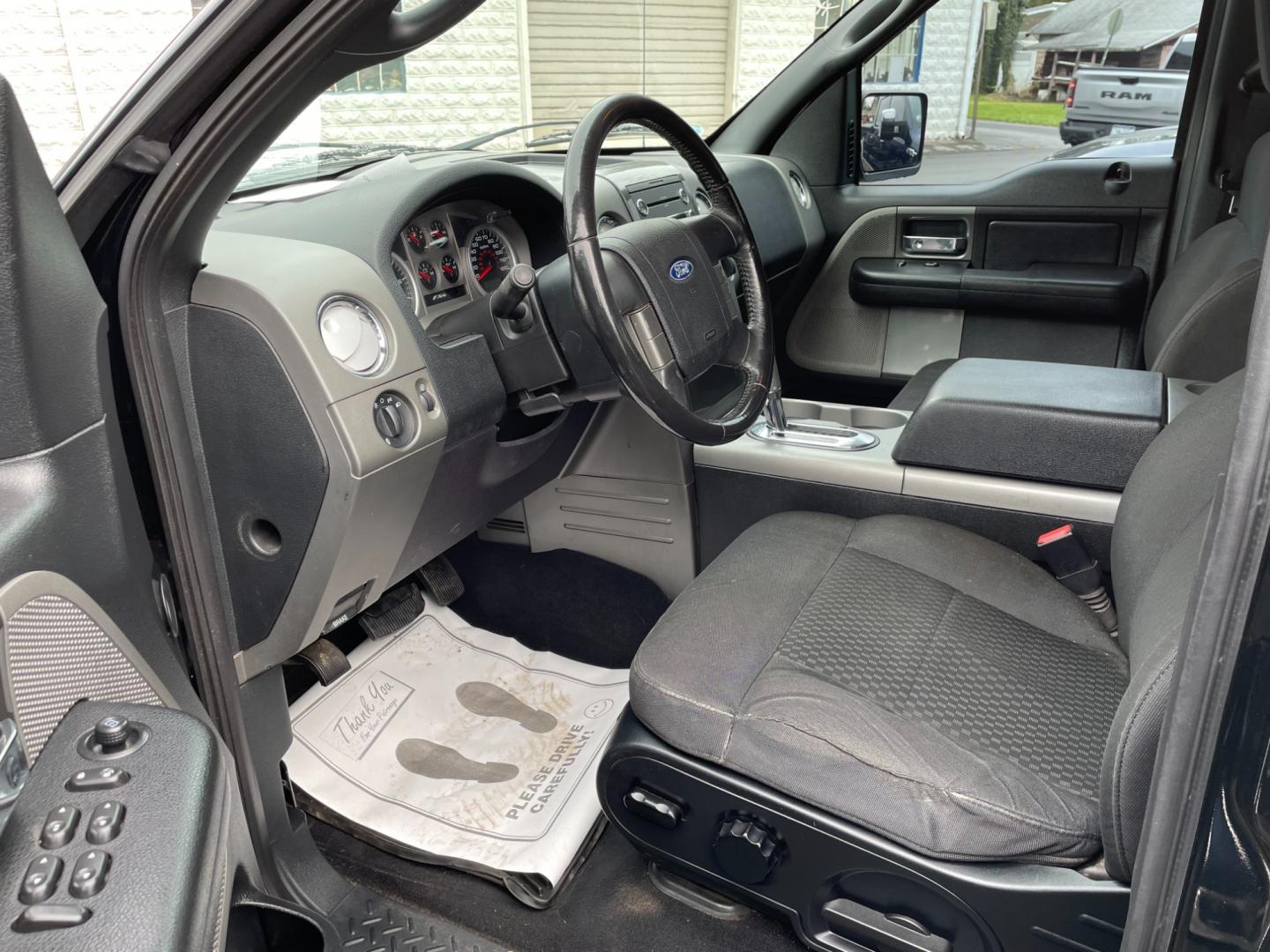 2008 black Ford F-150 FX4 SuperCrew (1FTPW14518F) with an 5.4L V6 SOHC 16V engine, 4-Speed Automatic Overdrive transmission, located at 101 N. Main Street, Muncy, PA, 17756, (570) 546-5462, 41.207691, -76.785942 - Photo#4