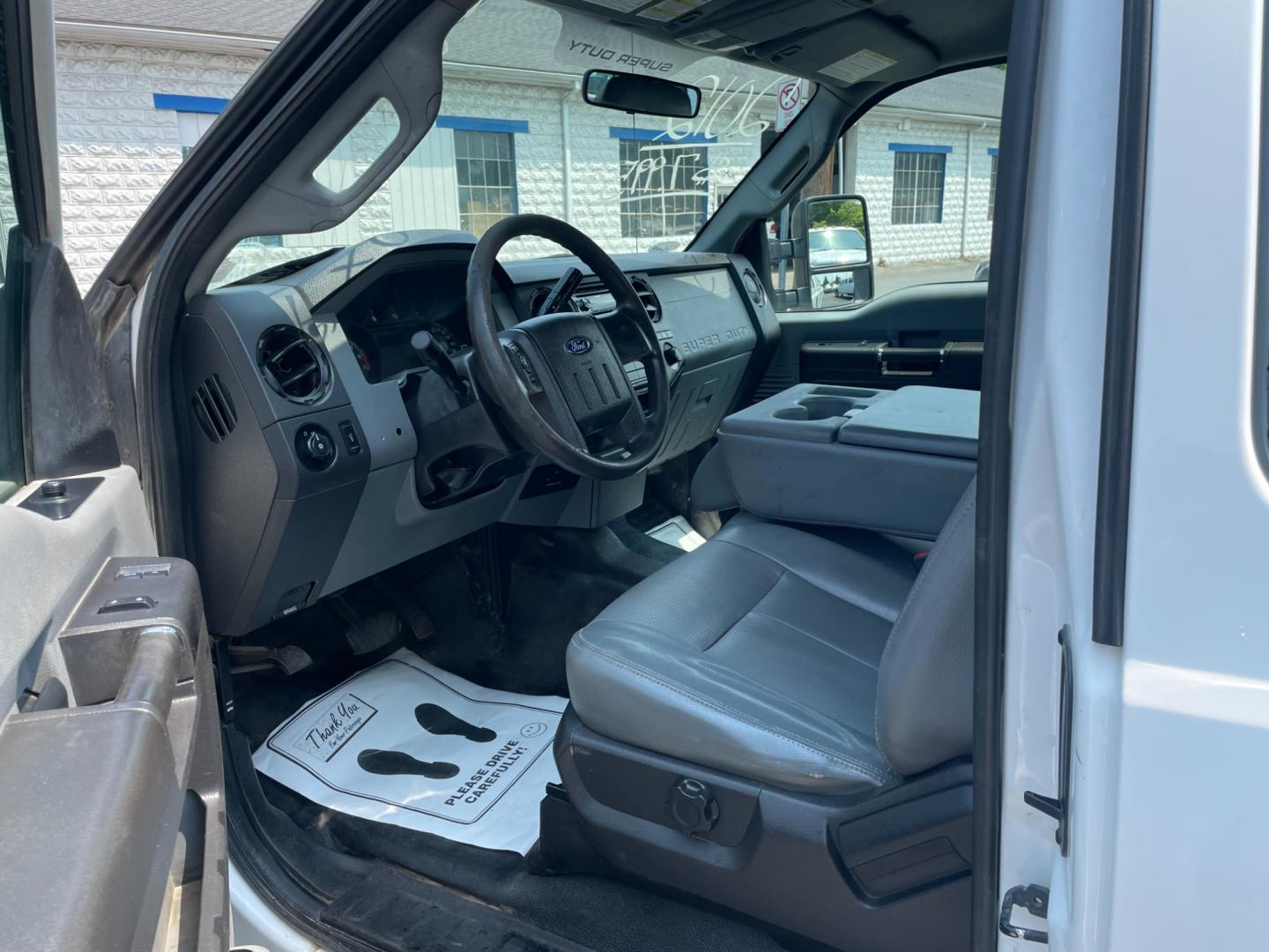 2012 White Ford F-250 SD Lariat SuperCab 2WD (1FT7X2A67CE) with an 6.2L V8 OHV 16V engine, 6-Speed Automatic transmission, located at 101 N. Main Street, Muncy, PA, 17756, (570) 546-5462, 41.207691, -76.785942 - Photo#4