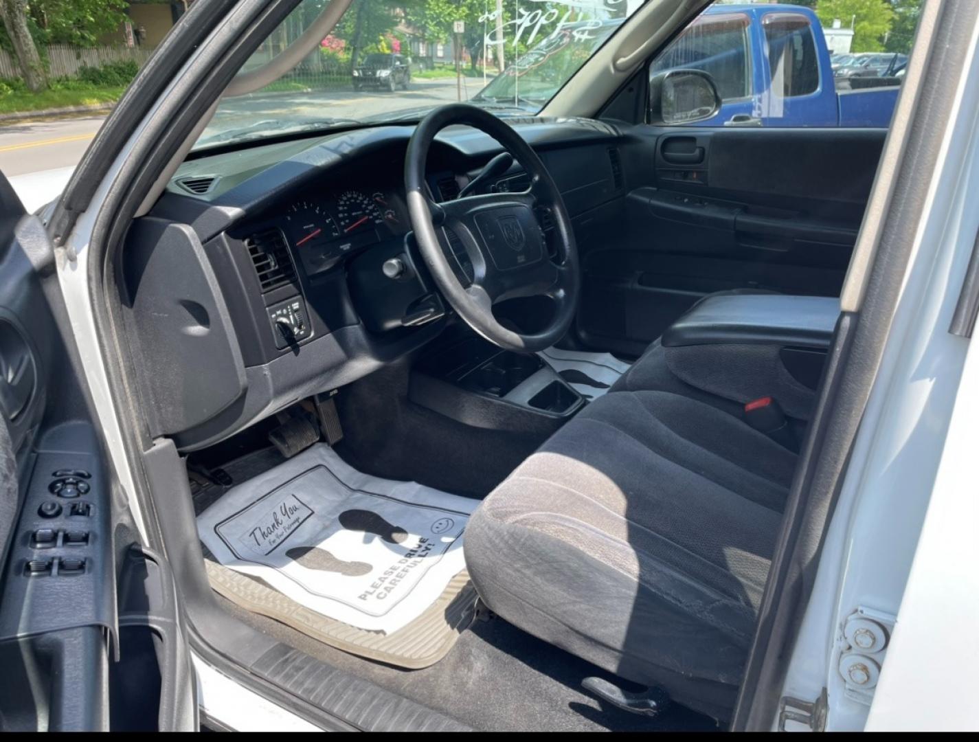 2003 White Dodge Dakota Sport Plus Quad Cab 4WD (1D7HG38X33S) with an 3.9L V6 OHV 12V engine, located at 101 N. Main Street, Muncy, PA, 17756, (570) 546-5462, 41.207691, -76.785942 - Photo#4