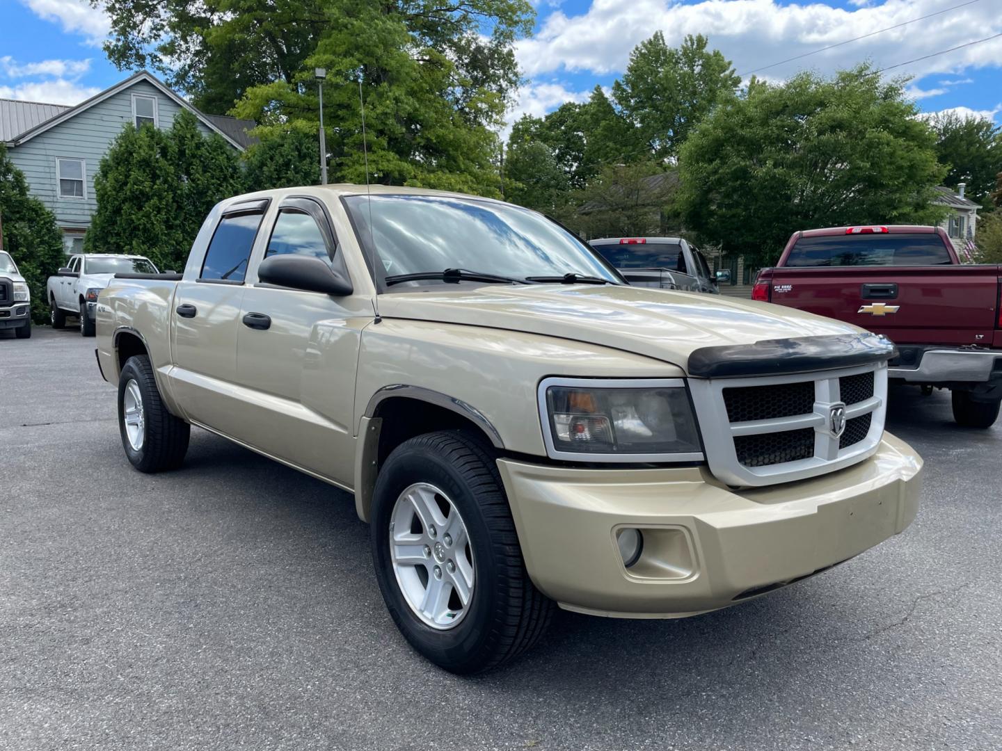 2011 Dodge Dakota SLT Crew Cab 4WD (1D7RW3GK6BS) with an 3.7L V6 SOHC 12V engine, 5-Speed Automatic transmission, located at 101 N. Main Street, Muncy, PA, 17756, (570) 546-5462, 41.207691, -76.785942 - Photo#1