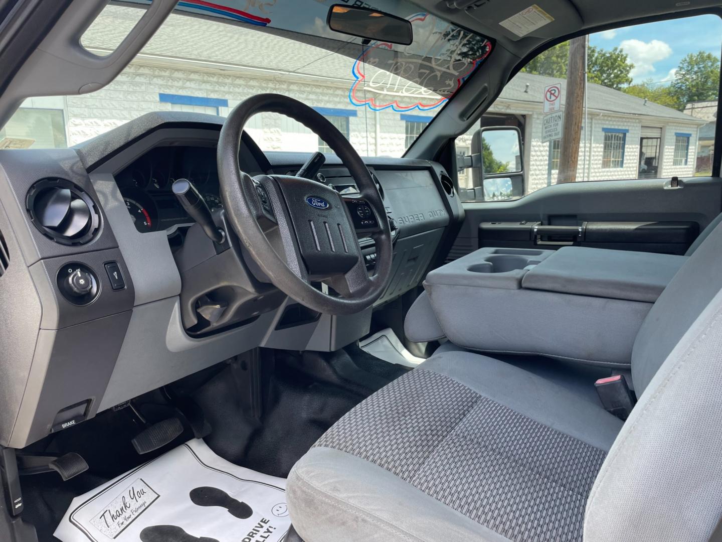 2016 White Ford F-250 SD XL Crew Cab 4WD with an 6.7L V8 OHV 16V DIESEL engine, 6A transmission, located at 101 N. Main Street, Muncy, PA, 17756, (570) 546-5462, 41.207691, -76.785942 - Photo#6