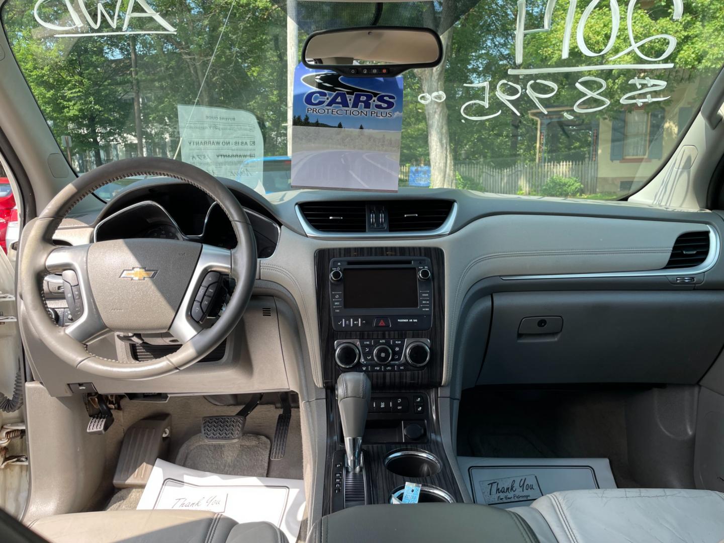 2014 White Chevrolet Traverse 2LT AWD (1GNKVHKD7EJ) with an 3.6L V6 DOHC 24V engine, 6-Speed Automatic transmission, located at 101 N. Main Street, Muncy, PA, 17756, (570) 546-5462, 41.207691, -76.785942 - Photo#4