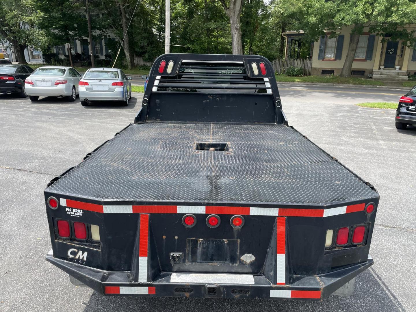 2013 White GMC Sierra 3500HD Work Truck Crew Cab 4WD (1GD422C86DF) with an 6.6L V8 32V OHV DIESEL engine, 6-Speed Automatic transmission, located at 101 N. Main Street, Muncy, PA, 17756, (570) 546-5462, 41.207691, -76.785942 - Photo#6