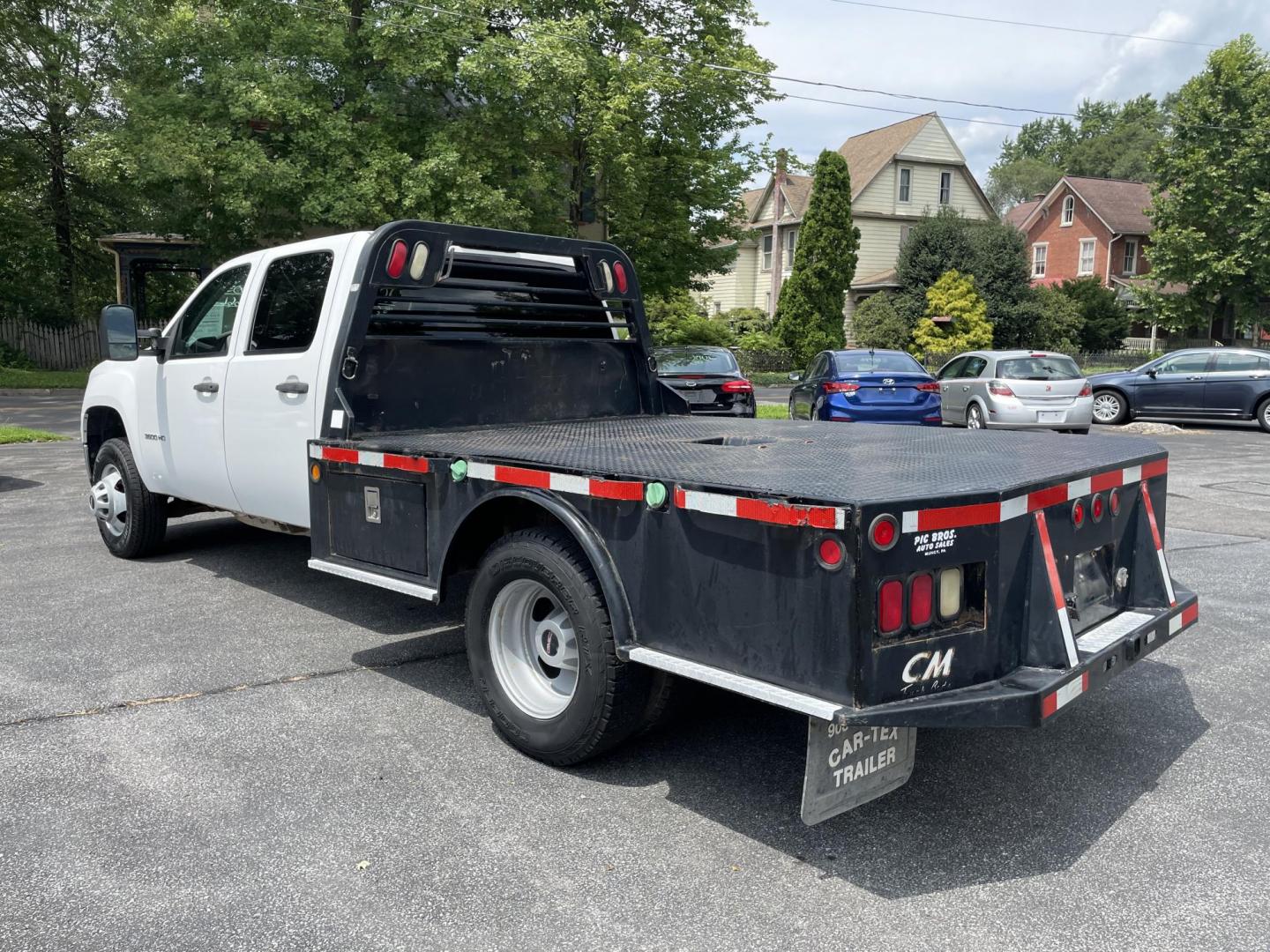 2013 White GMC Sierra 3500HD Work Truck Crew Cab 4WD (1GD422C86DF) with an 6.6L V8 32V OHV DIESEL engine, 6-Speed Automatic transmission, located at 101 N. Main Street, Muncy, PA, 17756, (570) 546-5462, 41.207691, -76.785942 - Photo#2