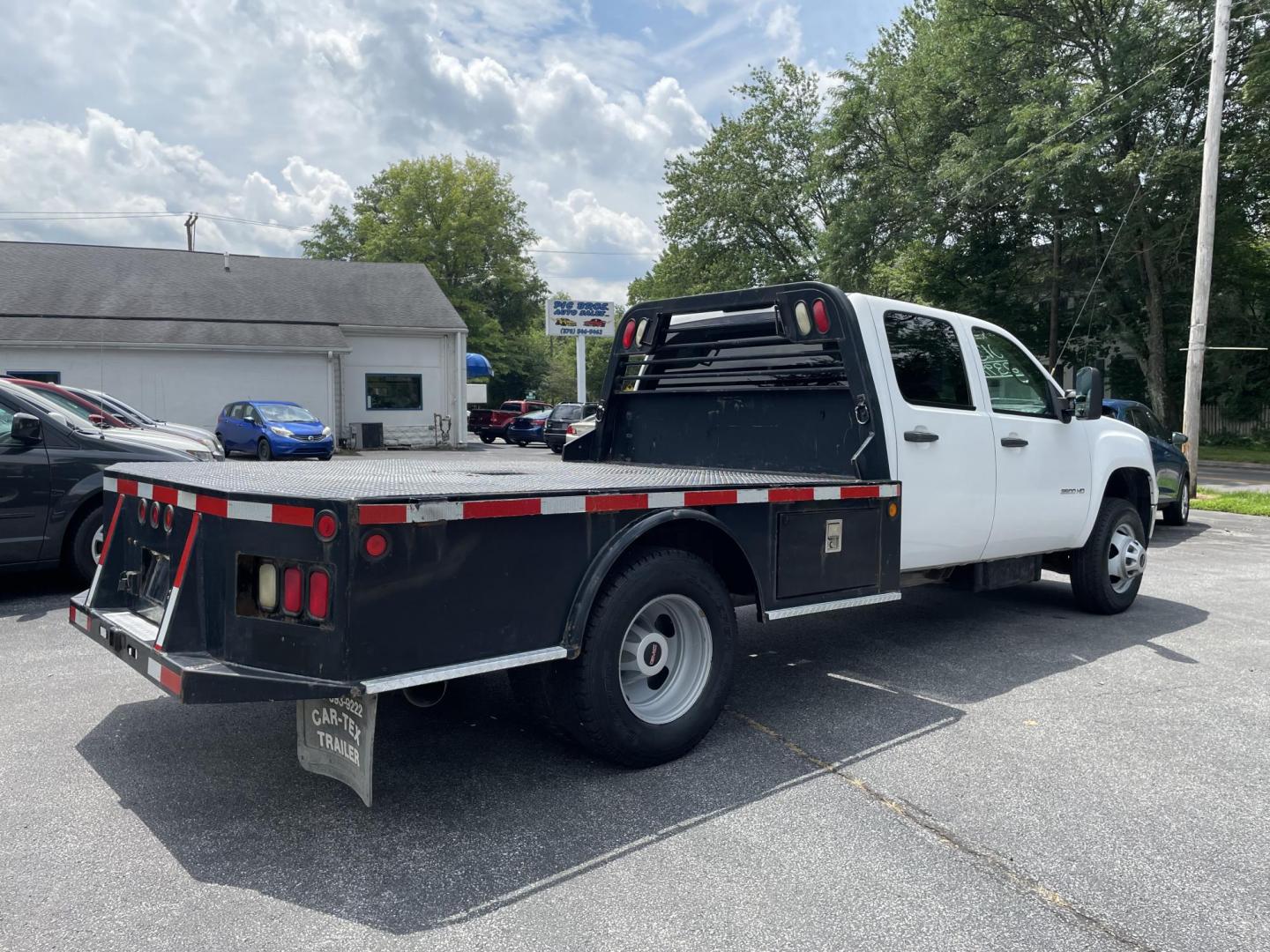 2013 White GMC Sierra 3500HD Work Truck Crew Cab 4WD (1GD422C86DF) with an 6.6L V8 32V OHV DIESEL engine, 6-Speed Automatic transmission, located at 101 N. Main Street, Muncy, PA, 17756, (570) 546-5462, 41.207691, -76.785942 - Photo#3