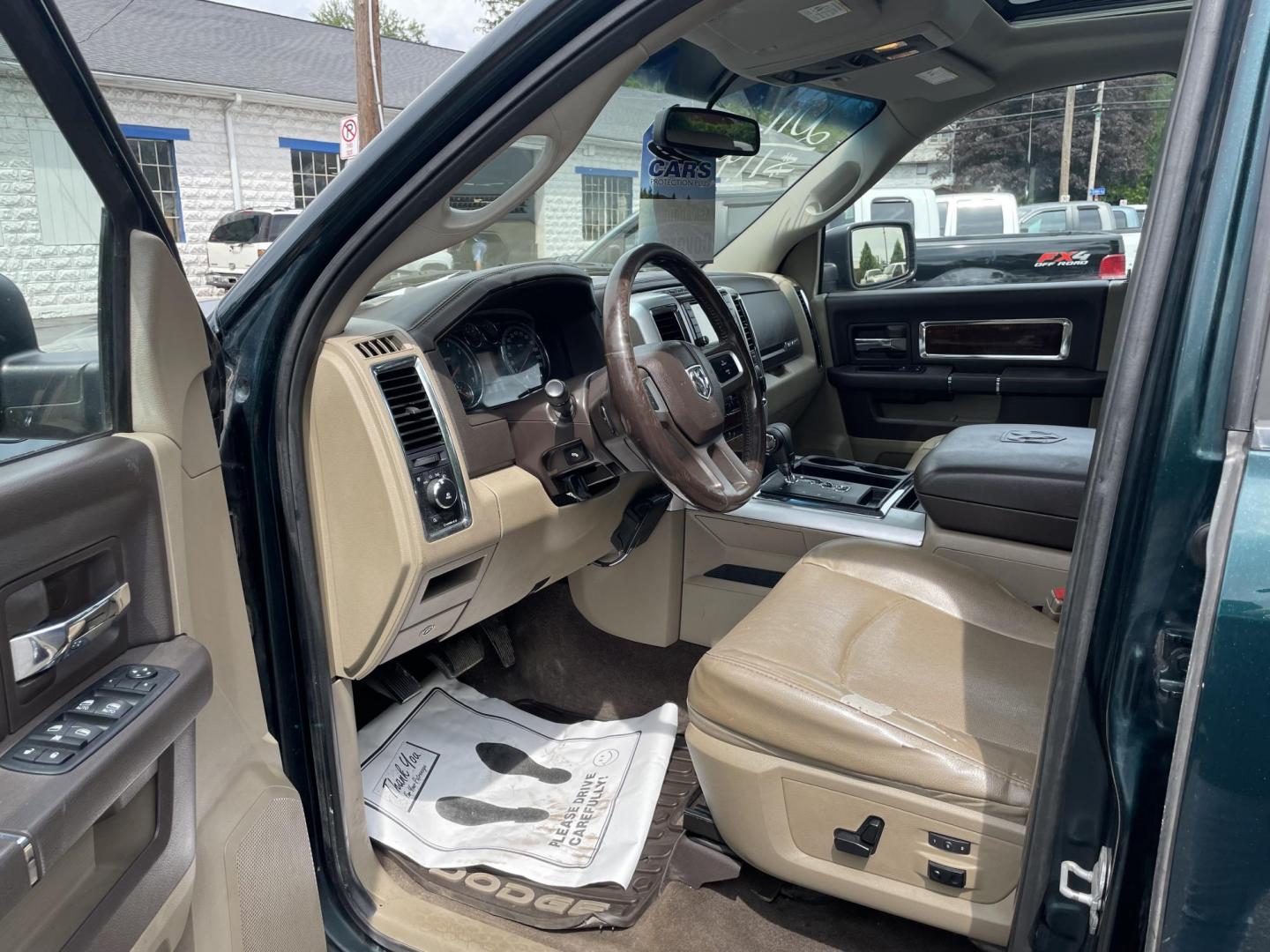 2011 Dodge Ram 1500 ST Crew Cab 4WD (1D7RV1CT4BS) with an 5.7L V8 OHV 16V engine, 5-Speed Automatic transmission, located at 101 N. Main Street, Muncy, PA, 17756, (570) 546-5462, 41.207691, -76.785942 - Photo#5