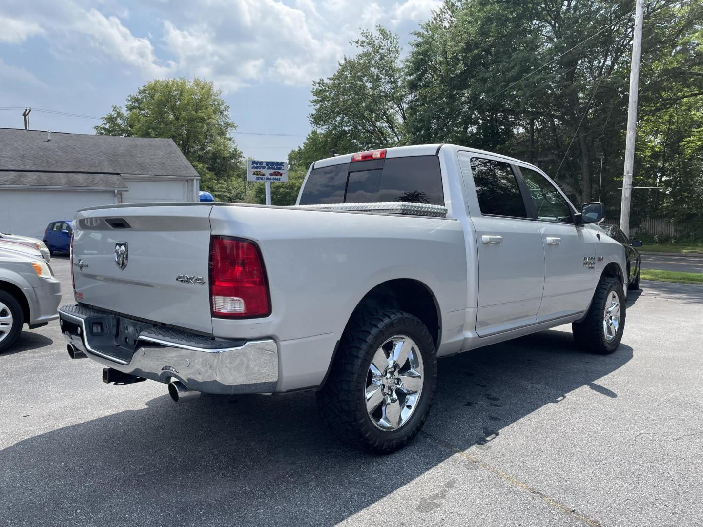 2019 silver RAM 1500 SLT Crew Cab SWB 4WD (1C6RR7LT5KS) with an 5.7L V8 OHV 16V engine, 8A transmission, located at 101 N. Main Street, Muncy, PA, 17756, (570) 546-5462, 41.207691, -76.785942 - Photo#3