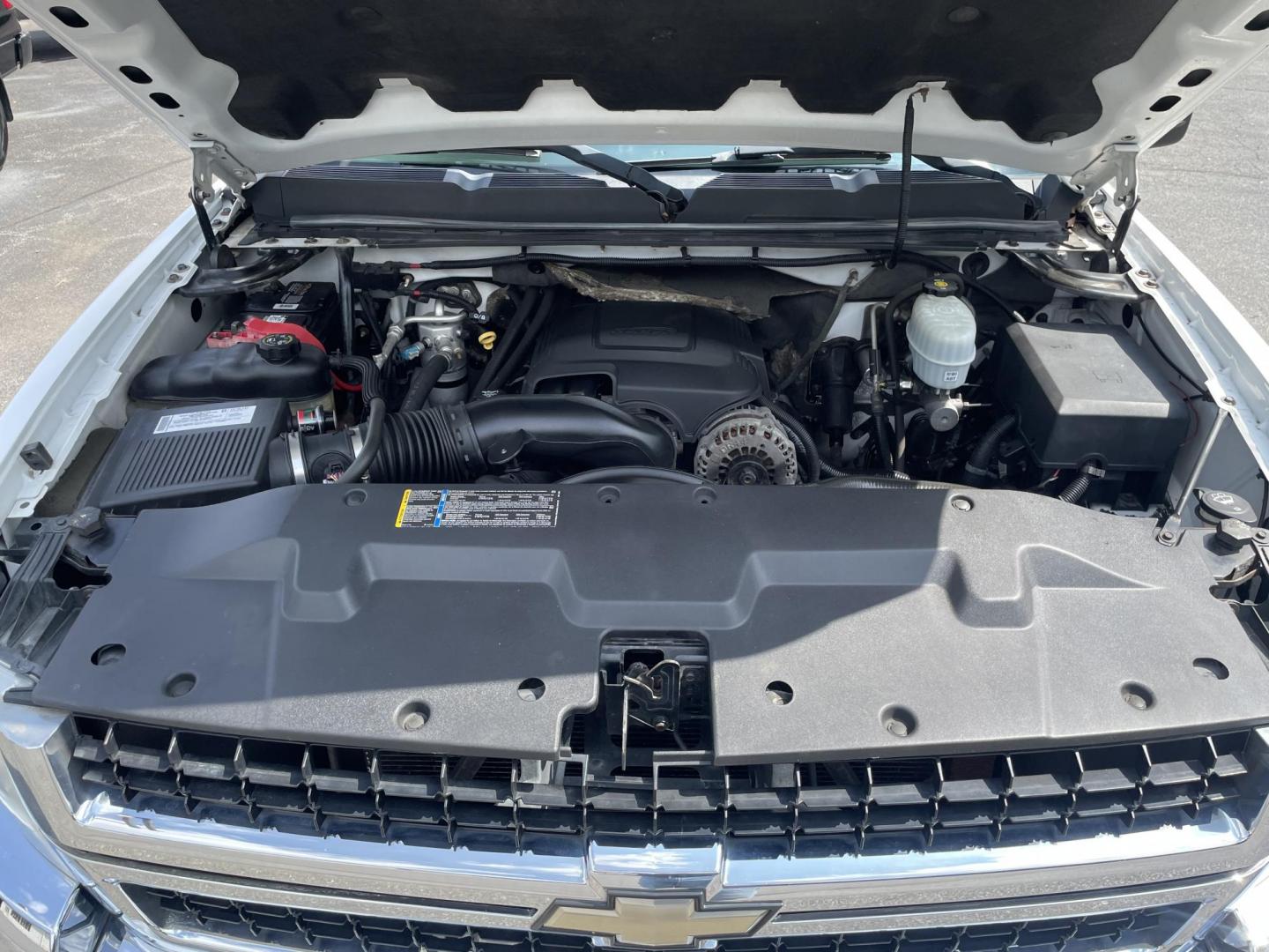 2007 White Chevrolet Silverado 2500HD LT1 Ext. Cab 4WD (1GCHK29K97E) with an 6.0L V8 OHV 16V engine, 6-Speed Automatic Overdrive transmission, located at 101 N. Main Street, Muncy, PA, 17756, (570) 546-5462, 41.207691, -76.785942 - Photo#7