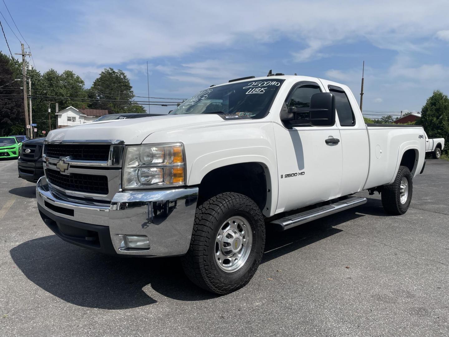 2007 White Chevrolet Silverado 2500HD LT1 Ext. Cab 4WD (1GCHK29K97E) with an 6.0L V8 OHV 16V engine, 6-Speed Automatic Overdrive transmission, located at 101 N. Main Street, Muncy, PA, 17756, (570) 546-5462, 41.207691, -76.785942 - Photo#0