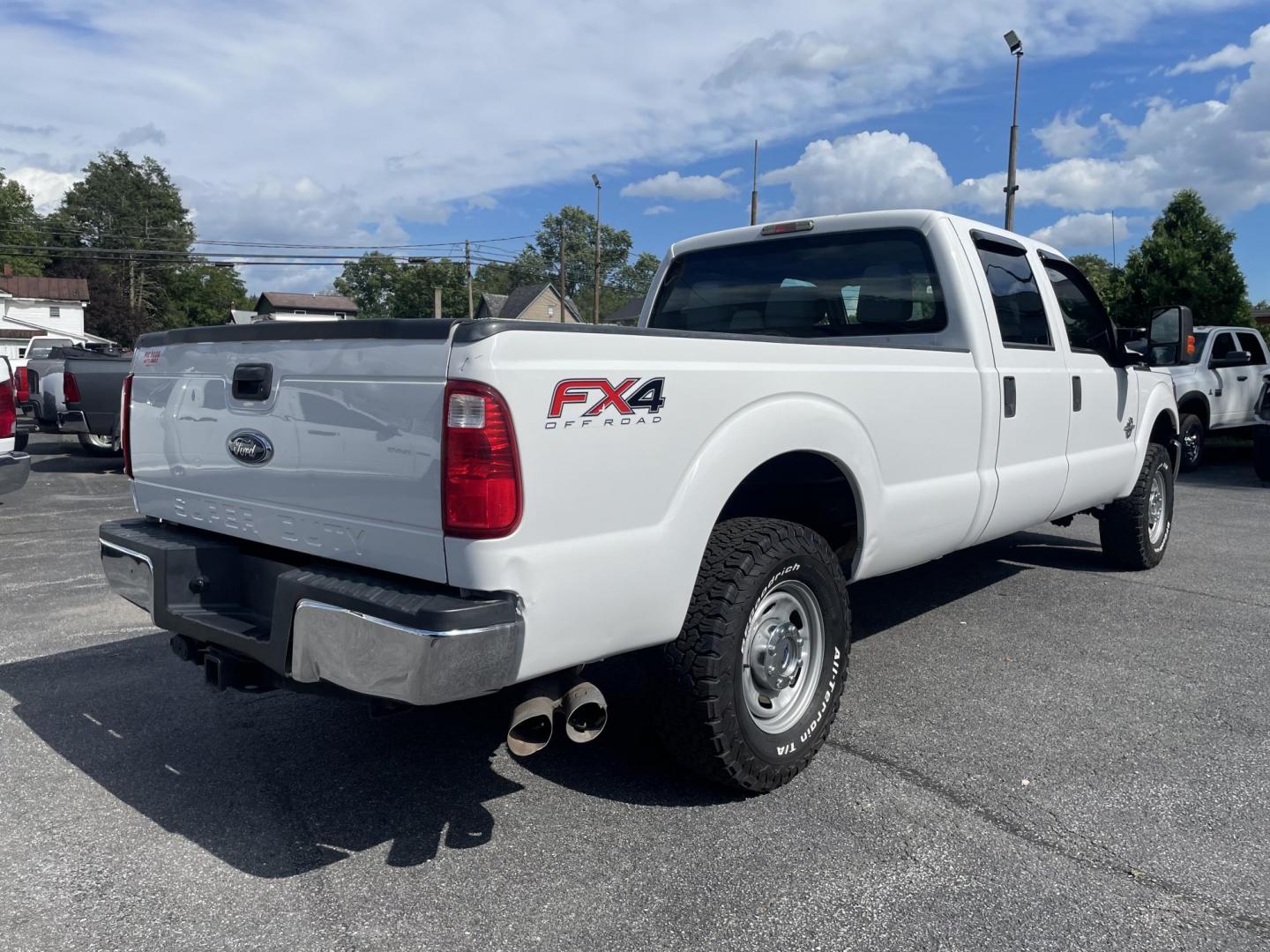 2015 Ford F-250 SD King Ranch Crew Cab 4WD (1FT7W2BT3FE) with an 6.7L V8 OHV 16V DIESEL engine, 6-Speed Automatic transmission, located at 101 N. Main Street, Muncy, PA, 17756, (570) 546-5462, 41.207691, -76.785942 - Photo#3