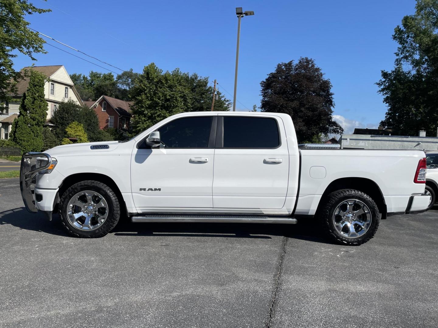 2019 RAM 1500 Big Horn Crew Cab SWB 4WD (1C6SRFFT9KN) with an 5.7L V8 OHV 16V engine, 8A transmission, located at 101 N. Main Street, Muncy, PA, 17756, (570) 546-5462, 41.207691, -76.785942 - Photo#2