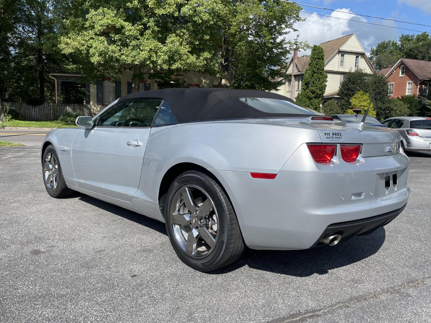 2011 Chevrolet Camaro Convertible 2LT (2G1FC3DDXB9) with an 3.6L V6 DOHC 24V engine, 6-Speed Automatic transmission, located at 101 N. Main Street, Muncy, PA, 17756, (570) 546-5462, 41.207691, -76.785942 - Photo#3