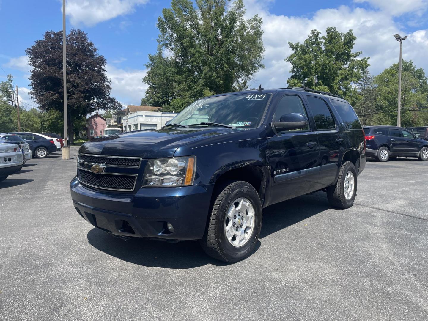 2007 Chevrolet Tahoe LS 4WD (1GNFK13057J) with an 5.3L V8 OHV 16V FFV engine, 4-Speed Automatic Overdrive transmission, located at 101 N. Main Street, Muncy, PA, 17756, (570) 546-5462, 41.207691, -76.785942 - Photo#1