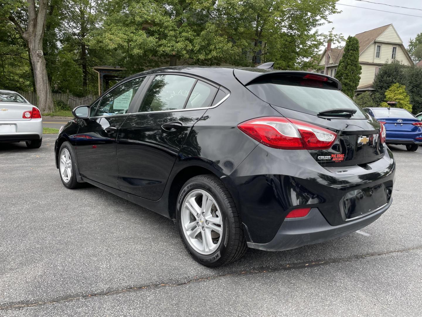 2017 Chevrolet Cruze LT Auto Hatchback (3G1BE6SM8HS) with an 1.4L L4 DOHC 16V TURBO engine, 6A transmission, located at 101 N. Main Street, Muncy, PA, 17756, (570) 546-5462, 41.207691, -76.785942 - Photo#2