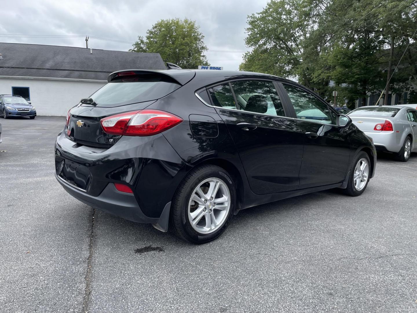 2017 Chevrolet Cruze LT Auto Hatchback (3G1BE6SM8HS) with an 1.4L L4 DOHC 16V TURBO engine, 6A transmission, located at 101 N. Main Street, Muncy, PA, 17756, (570) 546-5462, 41.207691, -76.785942 - Photo#3