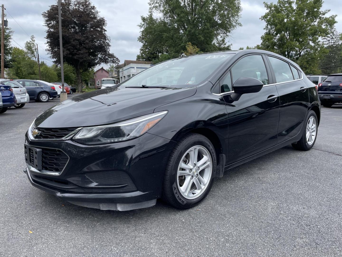 2017 Chevrolet Cruze LT Auto Hatchback (3G1BE6SM8HS) with an 1.4L L4 DOHC 16V TURBO engine, 6A transmission, located at 101 N. Main Street, Muncy, PA, 17756, (570) 546-5462, 41.207691, -76.785942 - Photo#0