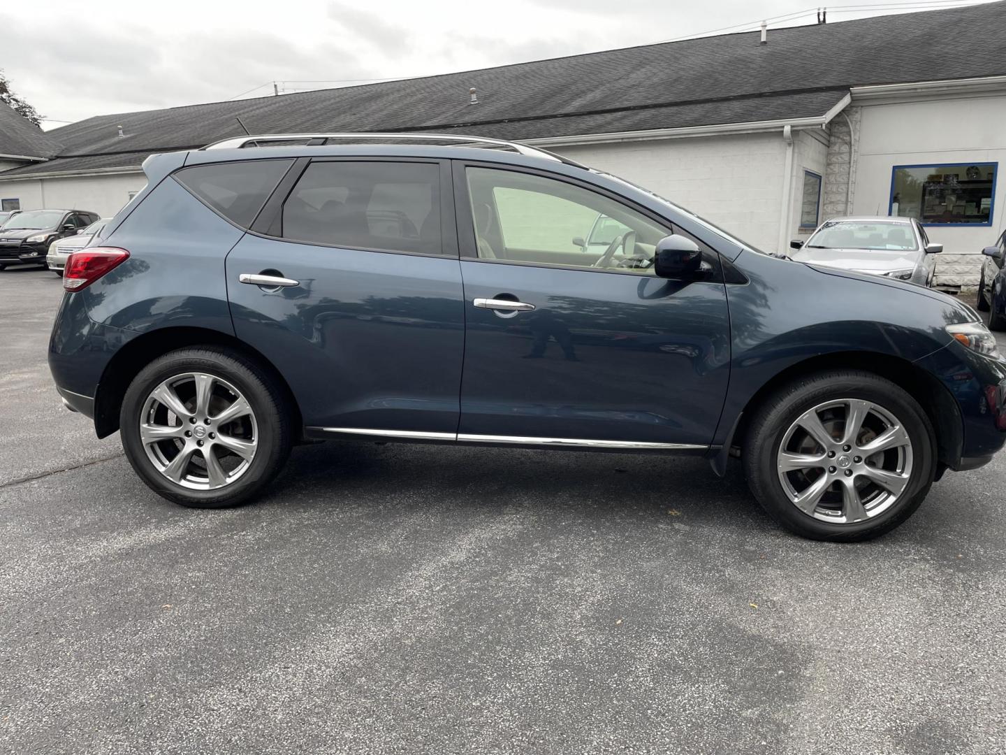 2014 Nissan Murano SL AWD (JN8AZ1MW8EW) with an 3.5L V6 DOHC 24V engine, Continuously Variable Transmission transmission, located at 101 N. Main Street, Muncy, PA, 17756, (570) 546-5462, 41.207691, -76.785942 - Photo#5