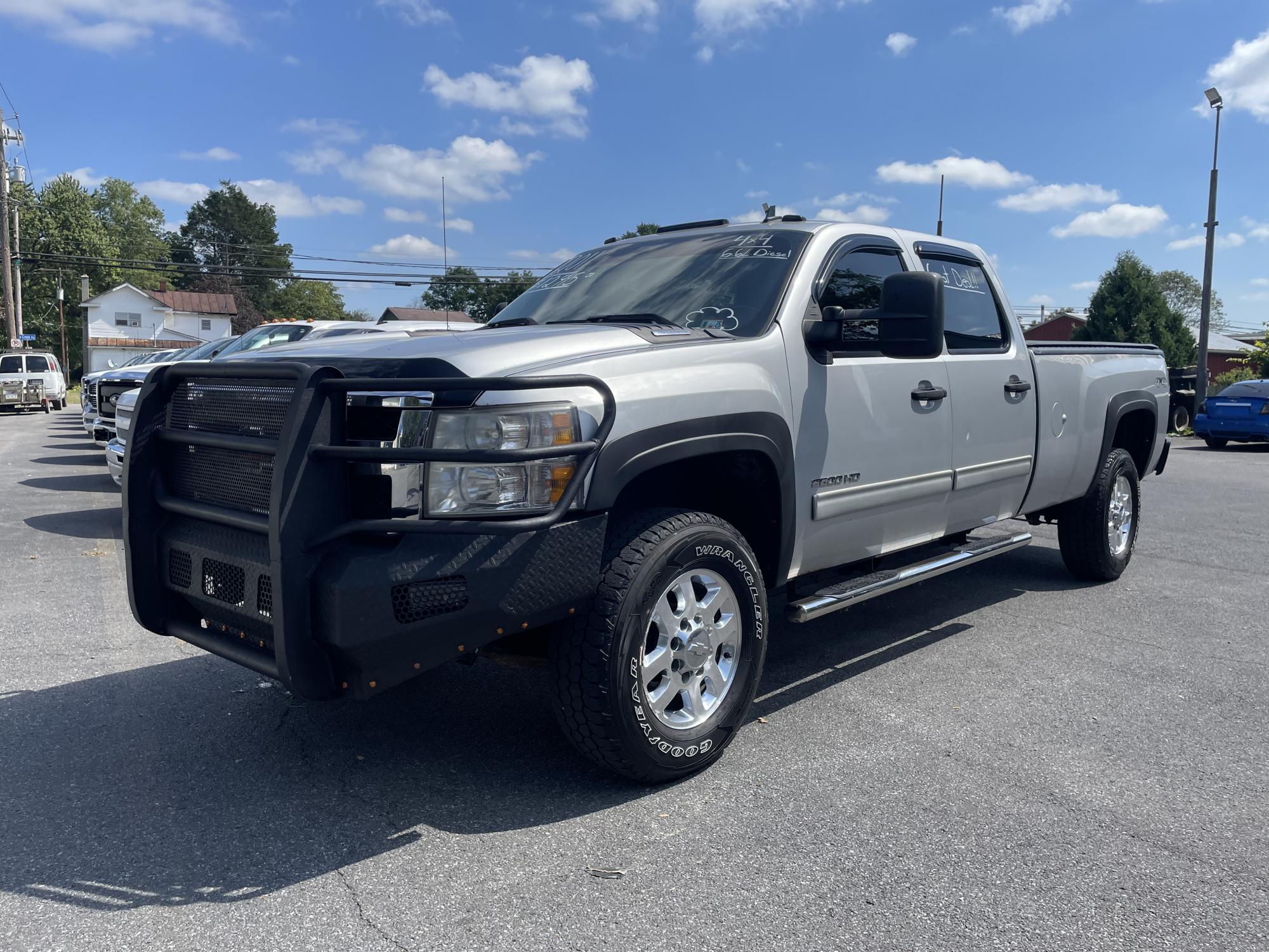 photo of 2011 Chevrolet Silverado 2500HD LT Crew Cab 4WD