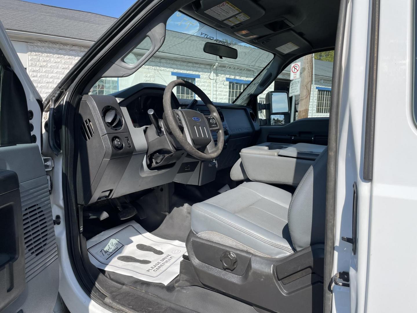 2015 White Ford F-250 SD XLT SuperCab Long Bed 4WD (1FT7X2BT6FE) with an 6.7L V8 OHV 16V DIESEL engine, 6-Speed Automatic transmission, located at 101 N. Main Street, Muncy, PA, 17756, (570) 546-5462, 41.207691, -76.785942 - Photo#5