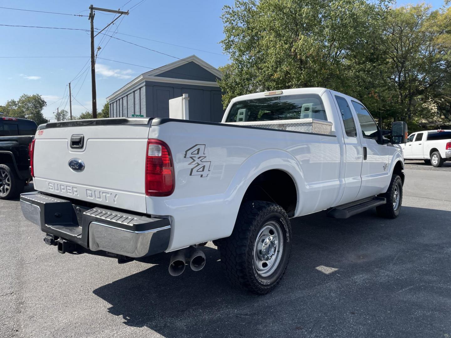 2015 White Ford F-250 SD XLT SuperCab Long Bed 4WD (1FT7X2BT6FE) with an 6.7L V8 OHV 16V DIESEL engine, 6-Speed Automatic transmission, located at 101 N. Main Street, Muncy, PA, 17756, (570) 546-5462, 41.207691, -76.785942 - Photo#3