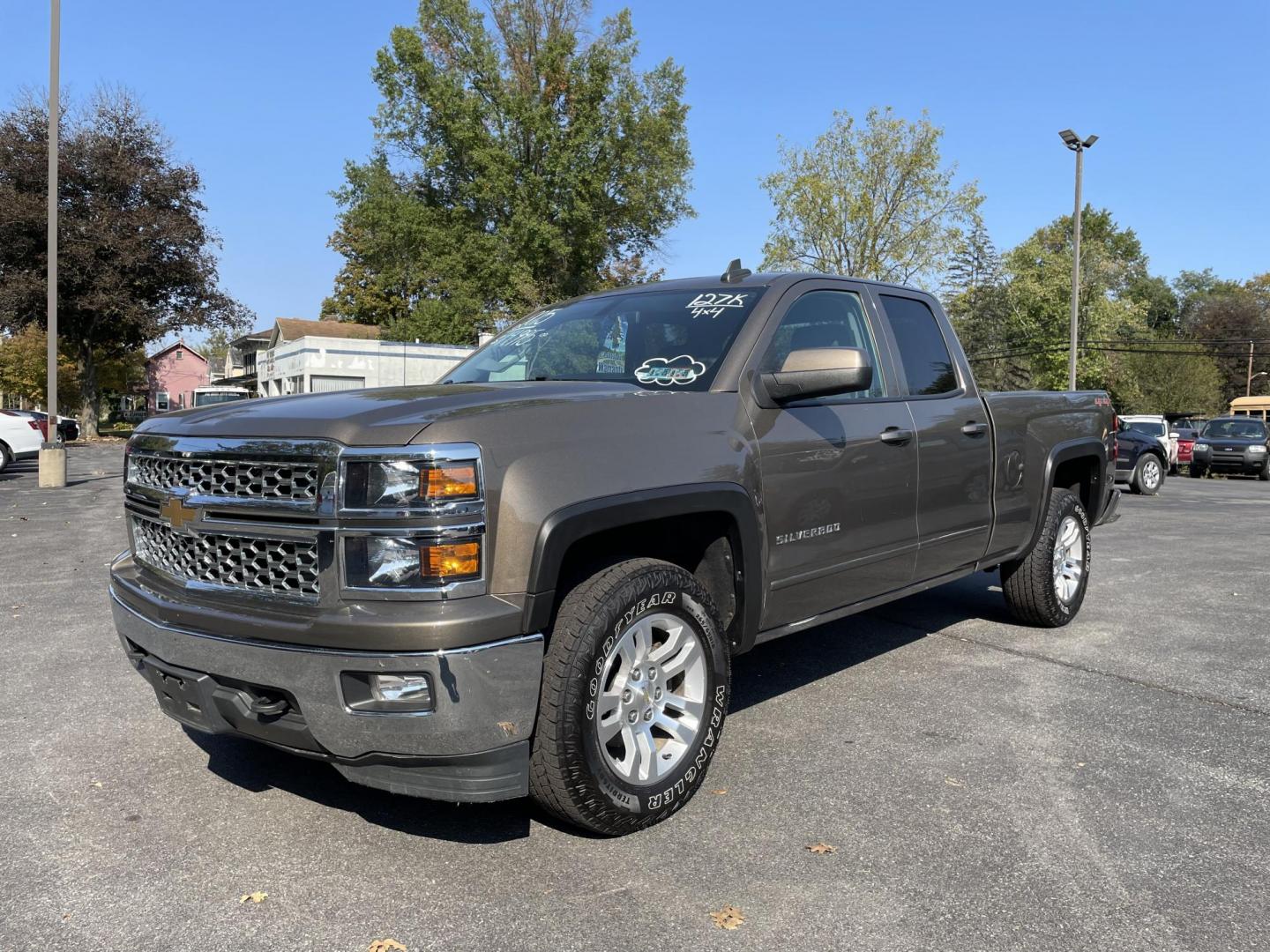 2015 Chevrolet Silverado 1500 LT Double Cab 4WD (1GCVKREC8FZ) with an 5.3L V8 OHV 16V engine, 6-Speed Automatic transmission, located at 101 N. Main Street, Muncy, PA, 17756, (570) 546-5462, 41.207691, -76.785942 - Photo#0