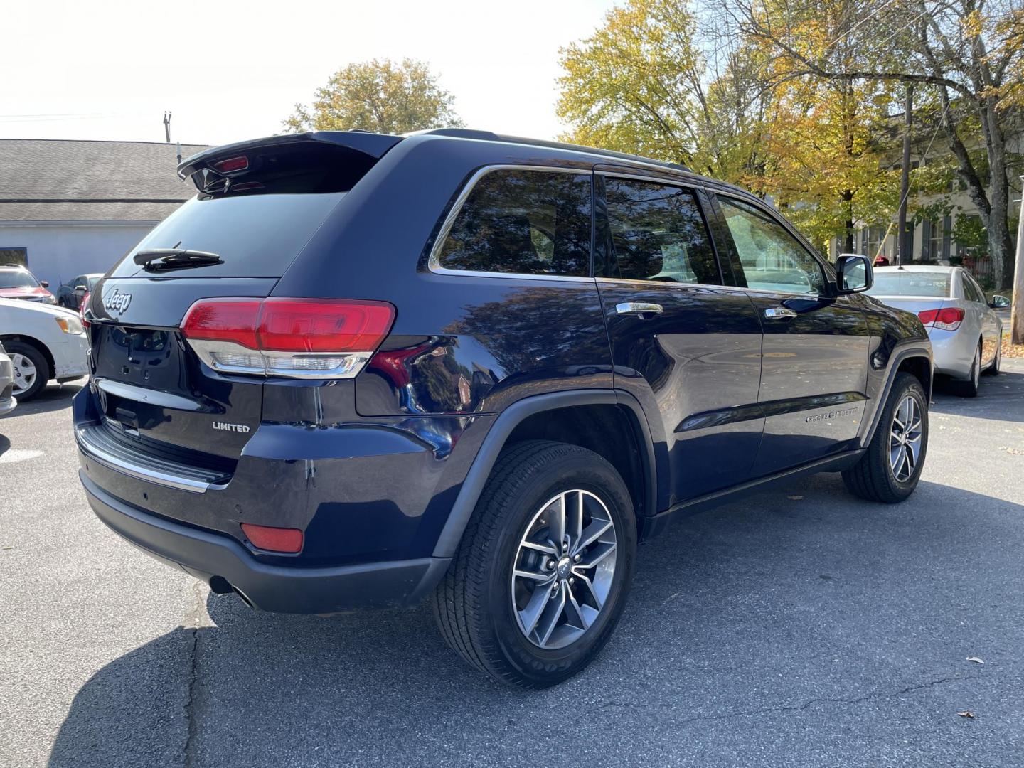 2017 blue Jeep Grand Cherokee Limited 4WD (1C4RJFBG0HC) with an 3.6L V6 DOHC 24V engine, 8A transmission, located at 101 N. Main Street, Muncy, PA, 17756, (570) 546-5462, 41.207691, -76.785942 - Photo#3