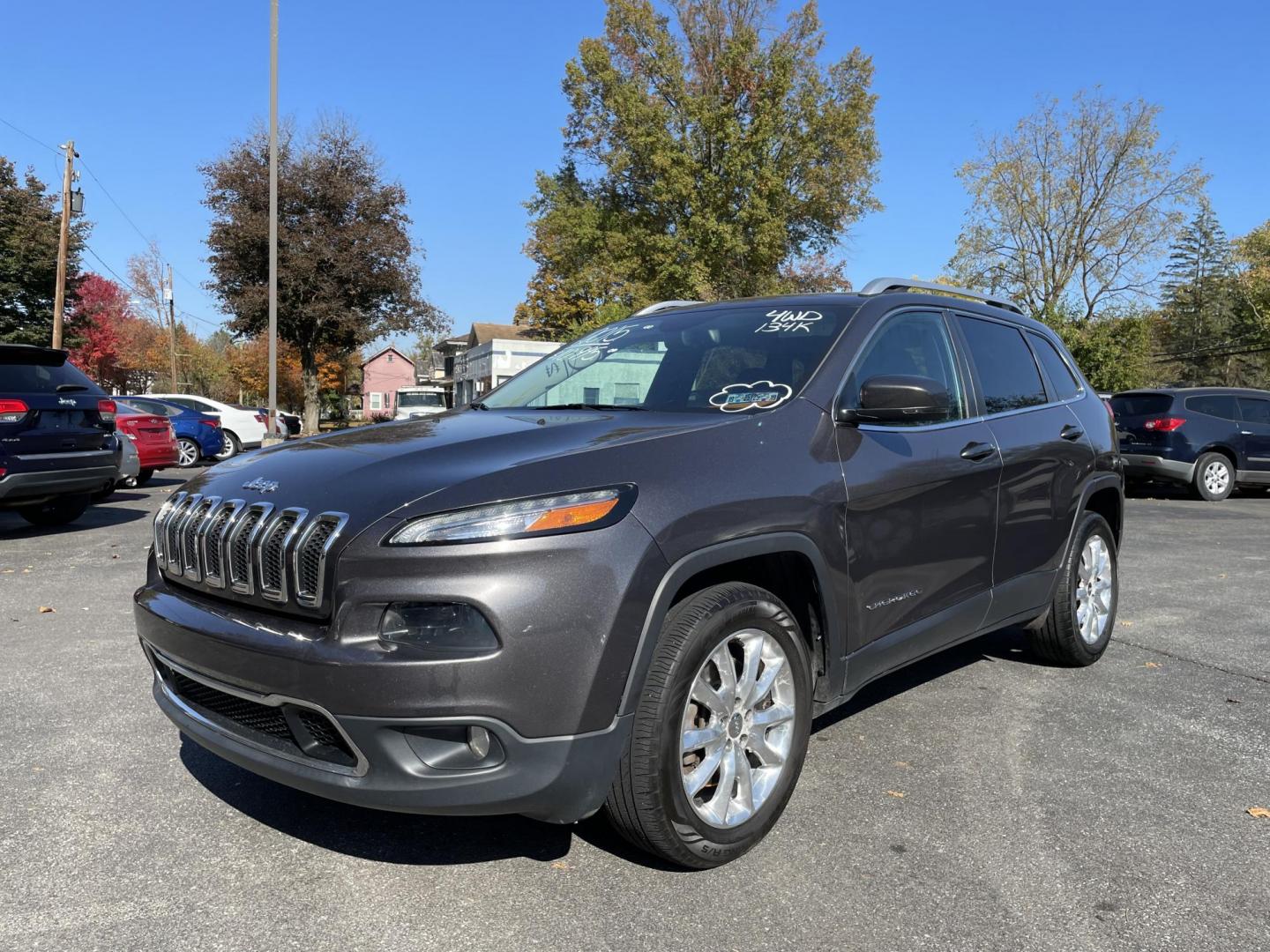 2015 Jeep Cherokee Limited 4WD (1C4PJMDS9FW) with an 3.2L V6 DOHC 24V engine, 9-Speed Automatic transmission, located at 101 N. Main Street, Muncy, PA, 17756, (570) 546-5462, 41.207691, -76.785942 - Photo#0