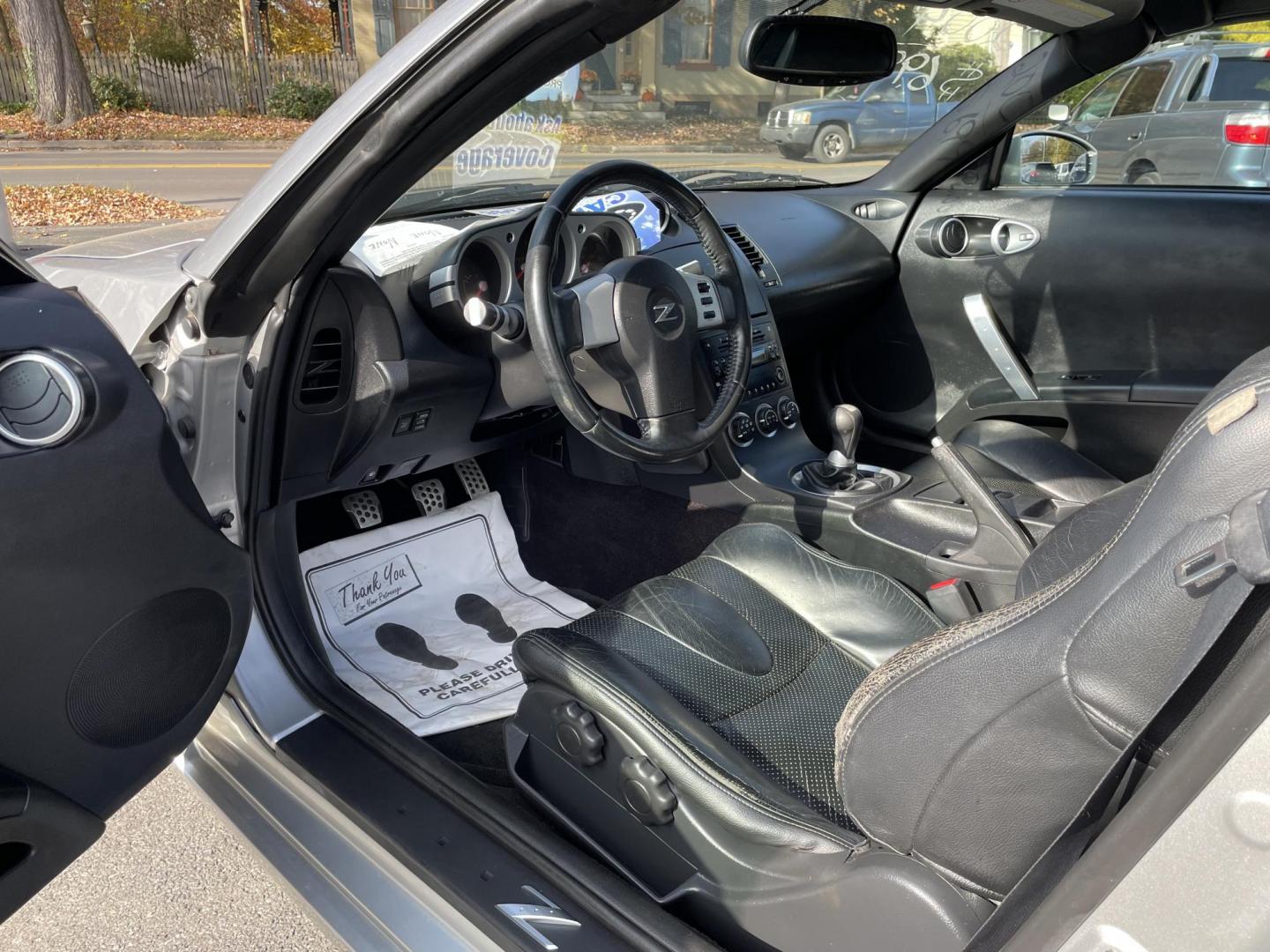 2004 silver Nissan 350Z Enthusiast Roadster (JN1AZ36A54T) with an 3.5L V6 DOHC 24V engine, 6-Speed Manual Overdrive transmission, located at 101 N. Main Street, Muncy, PA, 17756, (570) 546-5462, 41.207691, -76.785942 - Photo#4