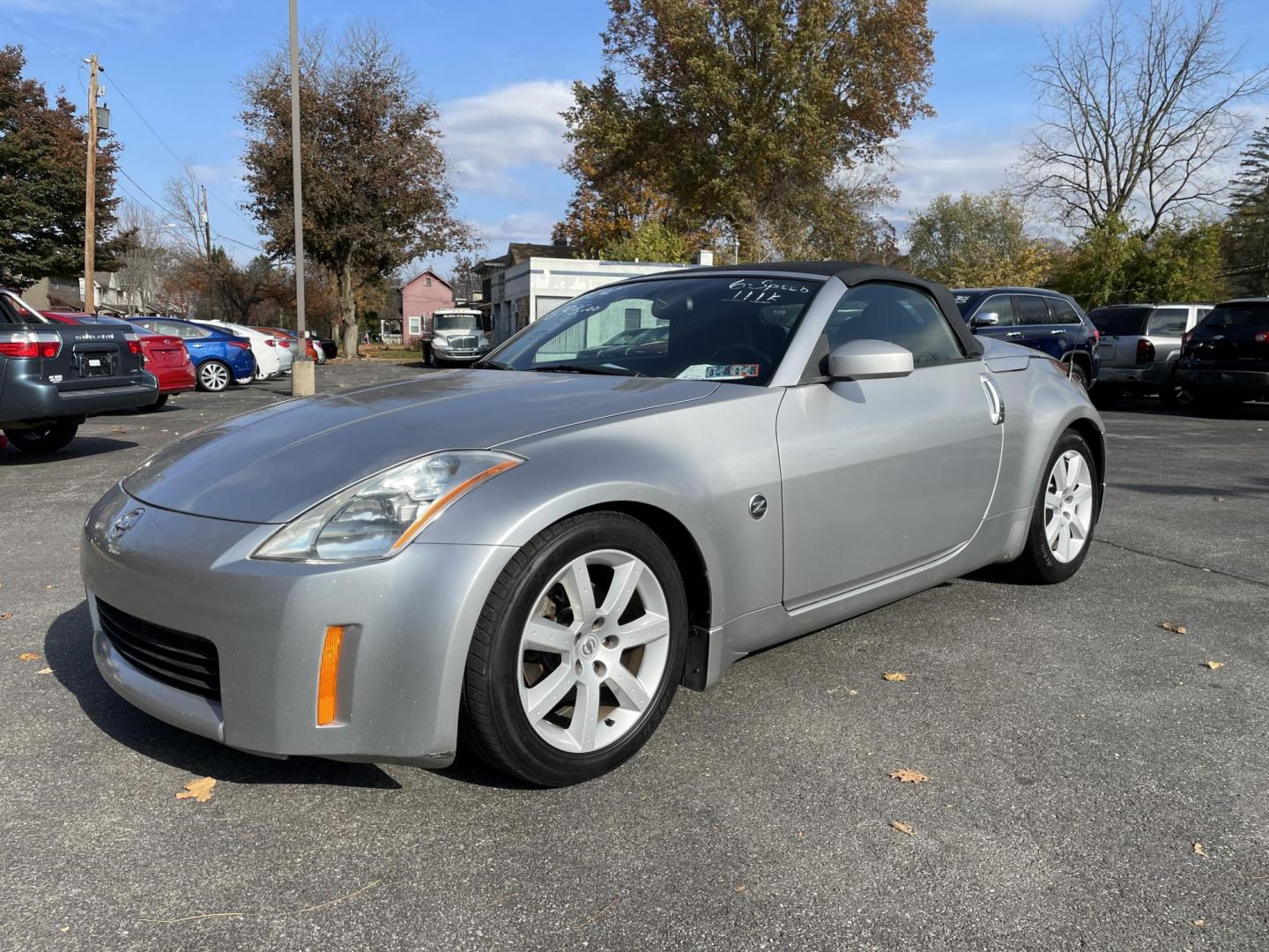 2004 silver Nissan 350Z Enthusiast Roadster (JN1AZ36A54T) with an 3.5L V6 DOHC 24V engine, 6-Speed Manual Overdrive transmission, located at 101 N. Main Street, Muncy, PA, 17756, (570) 546-5462, 41.207691, -76.785942 - Photo#0