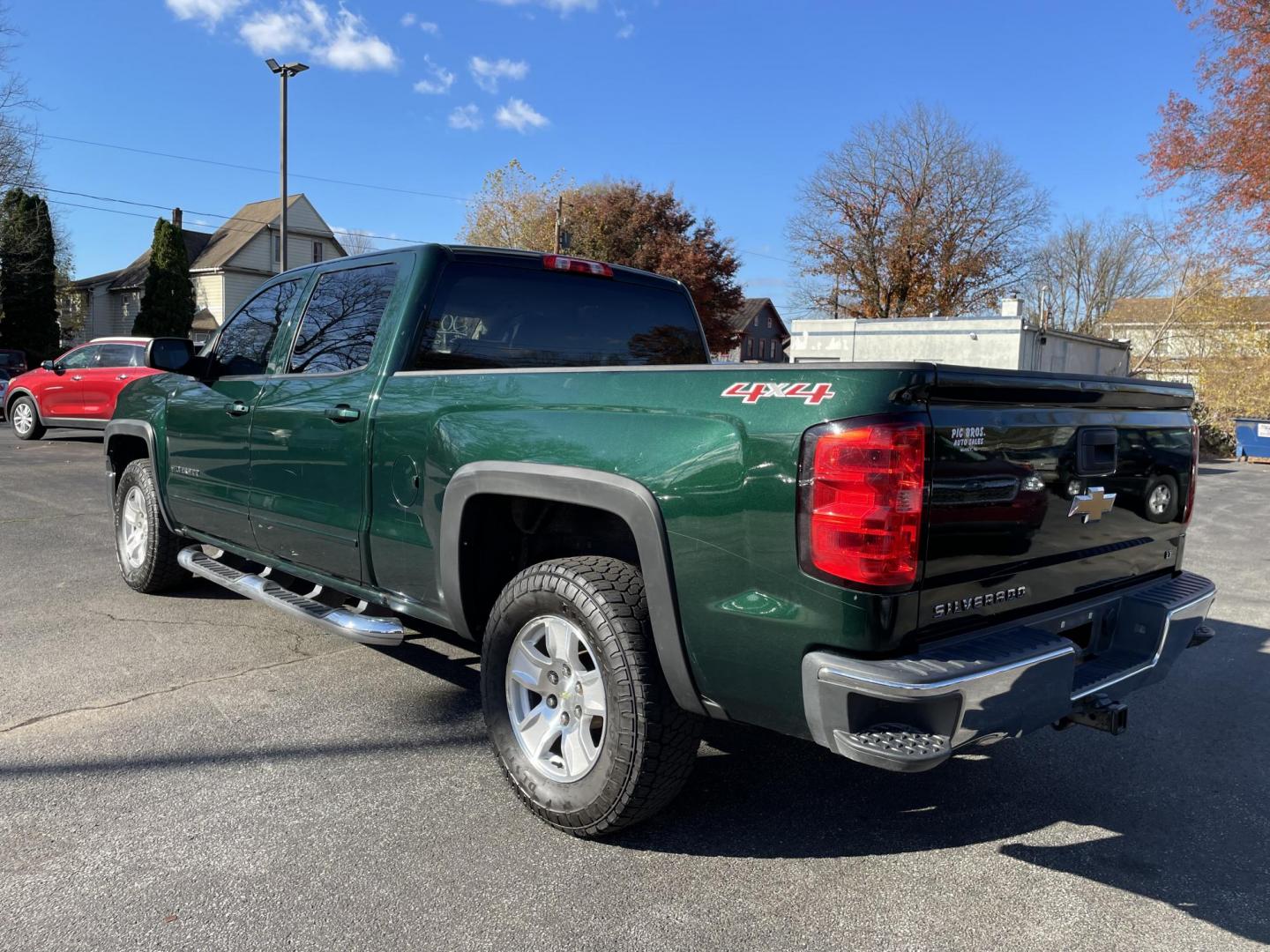 2015 Chevrolet Silverado 1500 LT Crew Cab 4WD (1GCUKREC1FF) with an 5.3L V8 OHV 16V engine, 6-Speed Automatic transmission, located at 101 N. Main Street, Muncy, PA, 17756, (570) 546-5462, 41.207691, -76.785942 - Photo#2