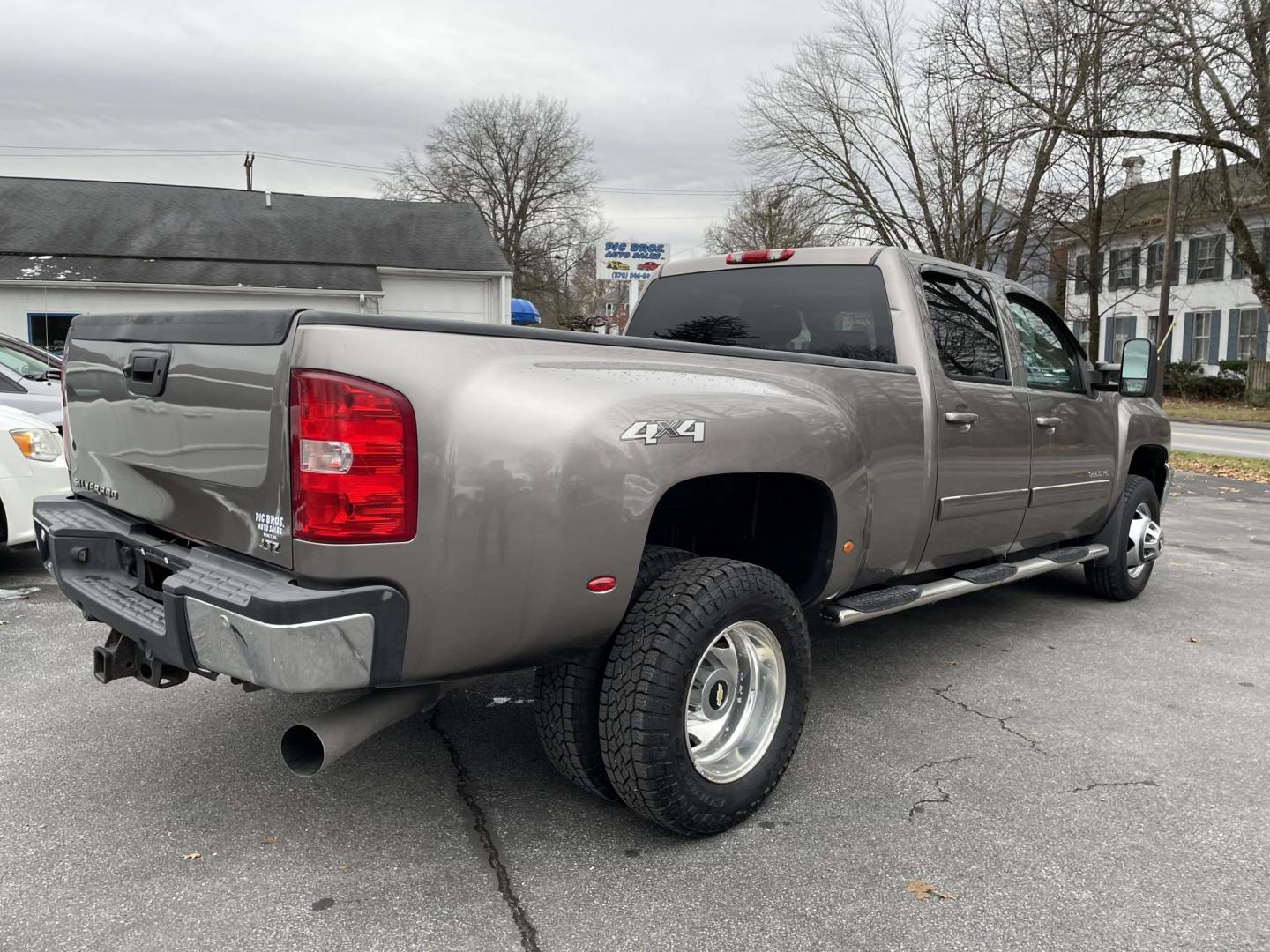 2012 Chevrolet Silverado 3500HD LTZ Crew Cab 4WD (1GC4K1C80CF) with an 6.6L V8 OHV 32V TURBO DIESEL engine, 6-Speed Automatic transmission, located at 101 N. Main Street, Muncy, PA, 17756, (570) 546-5462, 41.207691, -76.785942 - Photo#2