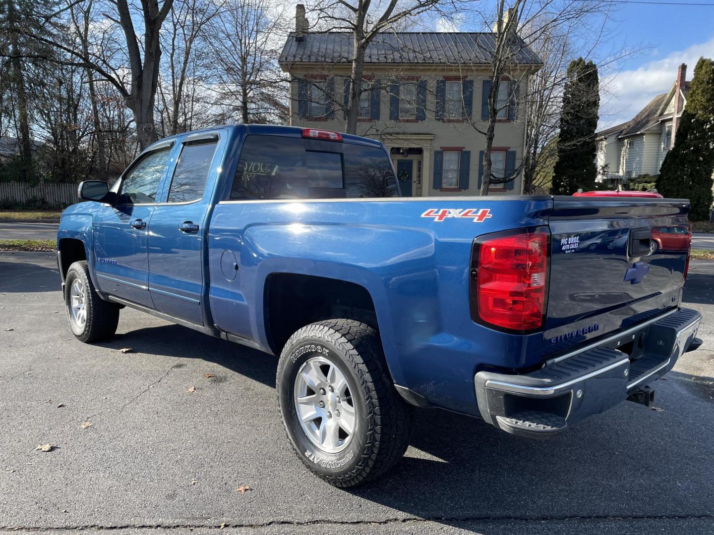 2016 Chevrolet Silverado 1500 LT Double Cab 4WD (1GCVKREC0GZ) with an 5.3L V8 OHV 16V engine, 6A transmission, located at 101 N. Main Street, Muncy, PA, 17756, (570) 546-5462, 41.207691, -76.785942 - Photo#1