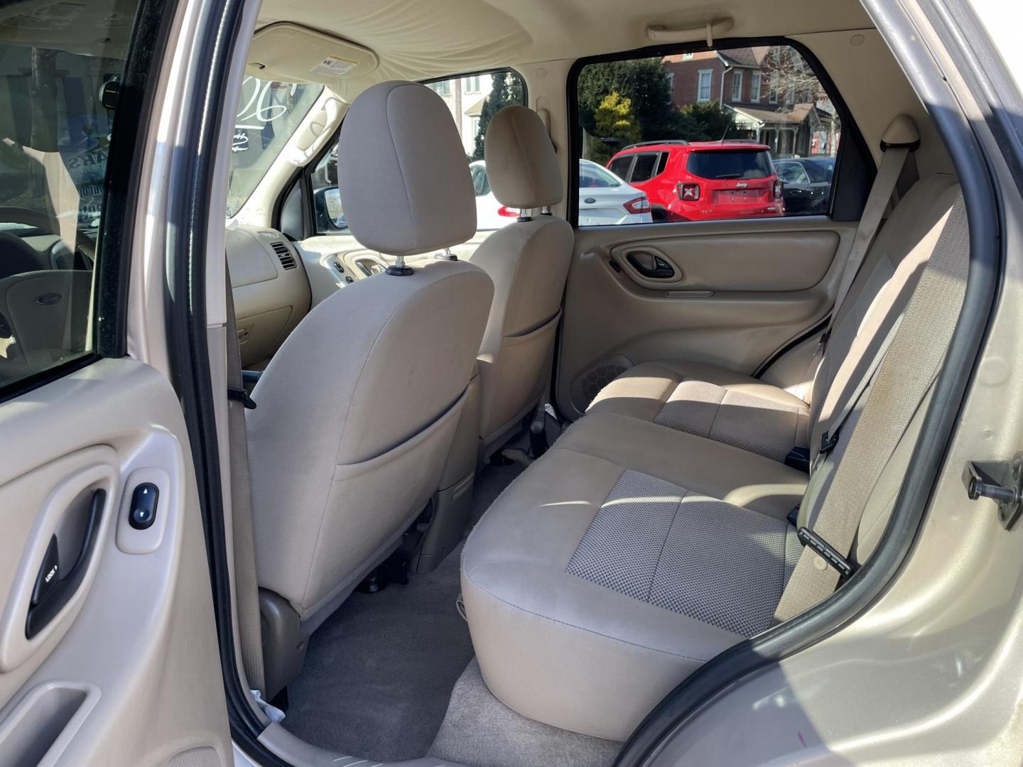 2007 Ford Escape XLT 4WD (1FMYU93167K) with an 3.0L V6 DOHC 24V engine, 4-Speed Automatic Overdrive transmission, located at 101 N. Main Street, Muncy, PA, 17756, (570) 546-5462, 41.207691, -76.785942 - Photo#5