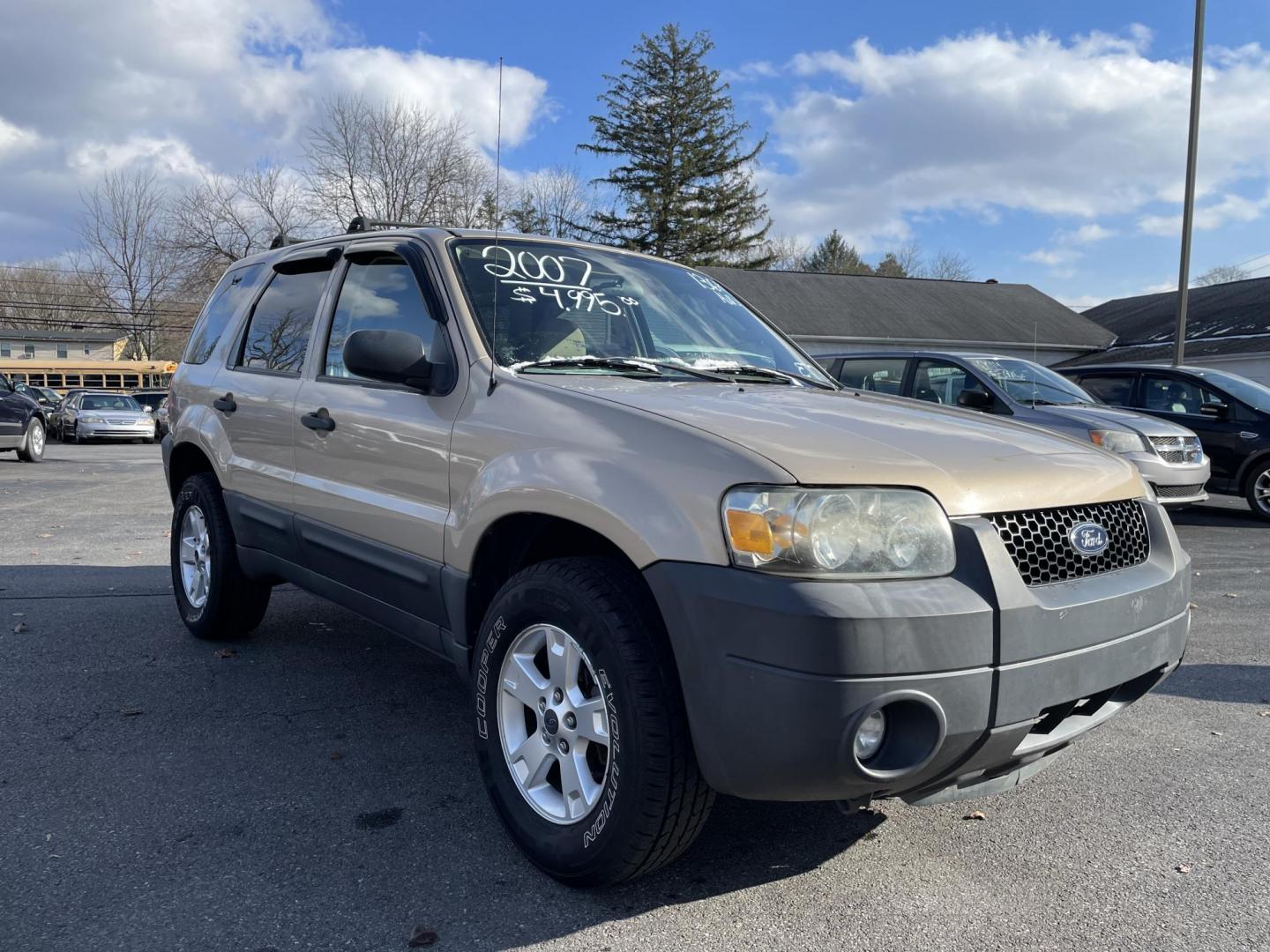 2007 Ford Escape XLT 4WD (1FMYU93167K) with an 3.0L V6 DOHC 24V engine, 4-Speed Automatic Overdrive transmission, located at 101 N. Main Street, Muncy, PA, 17756, (570) 546-5462, 41.207691, -76.785942 - Photo#1