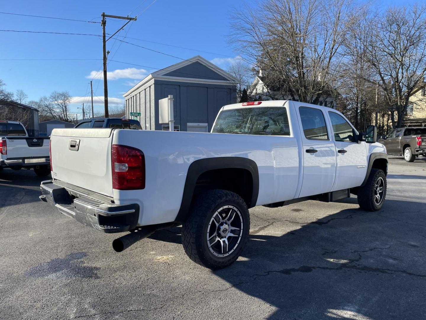 2013 GMC Sierra 2500HD Work Truck Crew Cab 4WD (1GT12ZC81DF) with an 6.6L V8 OHV 32V TURBO DIESEL engine, 6-Speed Automatic transmission, located at 101 N. Main Street, Muncy, PA, 17756, (570) 546-5462, 41.207691, -76.785942 - Photo#3