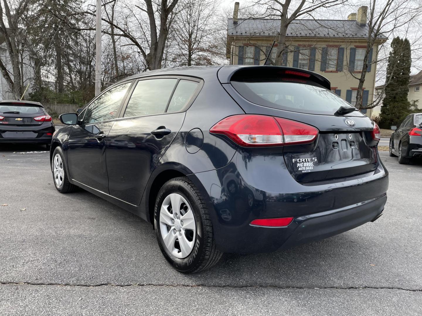 2018 Kia Forte 5-Door LX (KNAFK5A89J5) with an 2.0L L4 DOHC 16V engine, 6A transmission, located at 101 N. Main Street, Muncy, PA, 17756, (570) 546-5462, 41.207691, -76.785942 - Photo#2