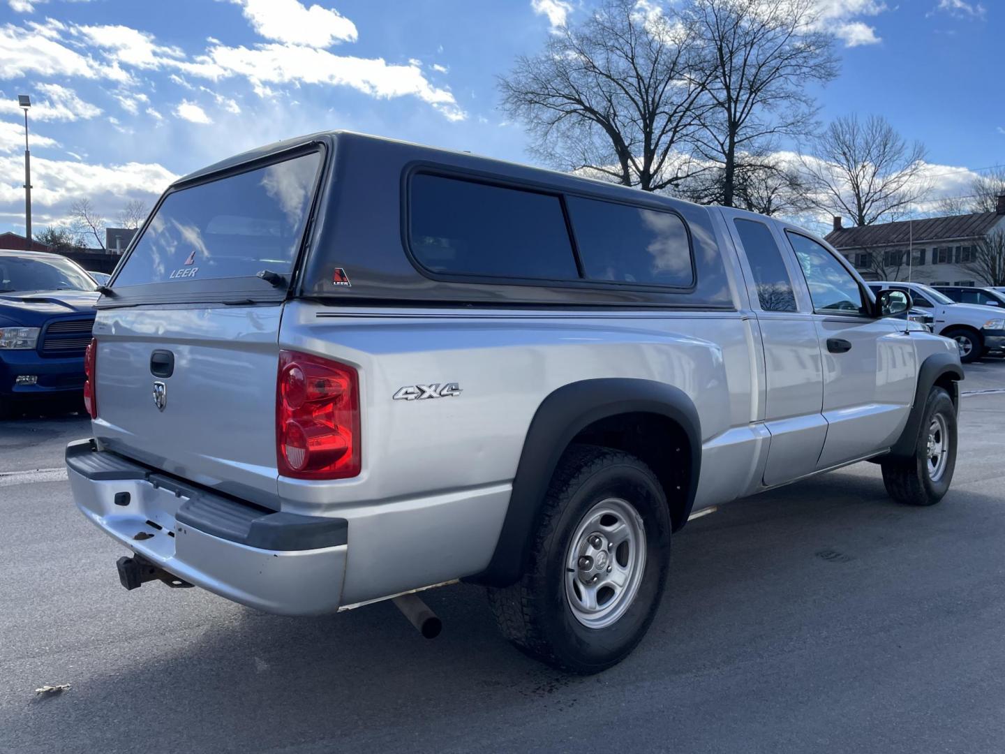 2011 Dodge Dakota ST Extended Cab 4WD (1D7RW2BK7BS) with an 3.7L V6 SOHC 12V engine, 4-Speed Automatic transmission, located at 101 N. Main Street, Muncy, PA, 17756, (570) 546-5462, 41.207691, -76.785942 - Photo#3