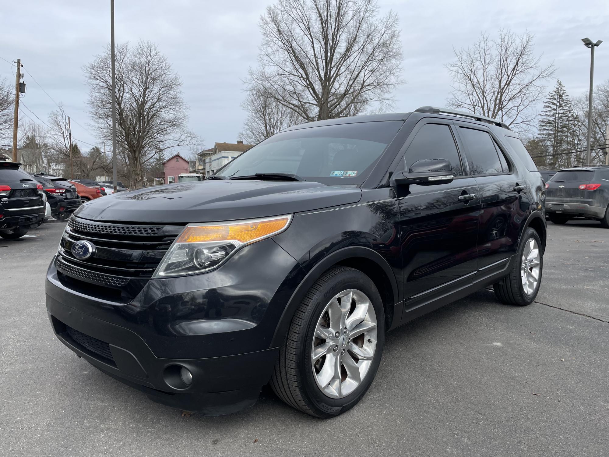 photo of 2013 Ford Explorer XLT FWD