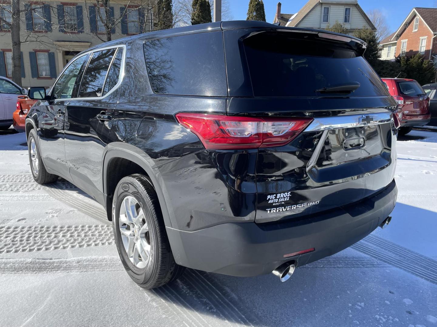 2019 black Chevrolet Traverse LS AWD (1GNEVFKW4KJ) with an 3.6L V6 DOHC 24V engine, 9A transmission, located at 101 N. Main Street, Muncy, PA, 17756, (570) 546-5462, 41.207691, -76.785942 - Photo#4