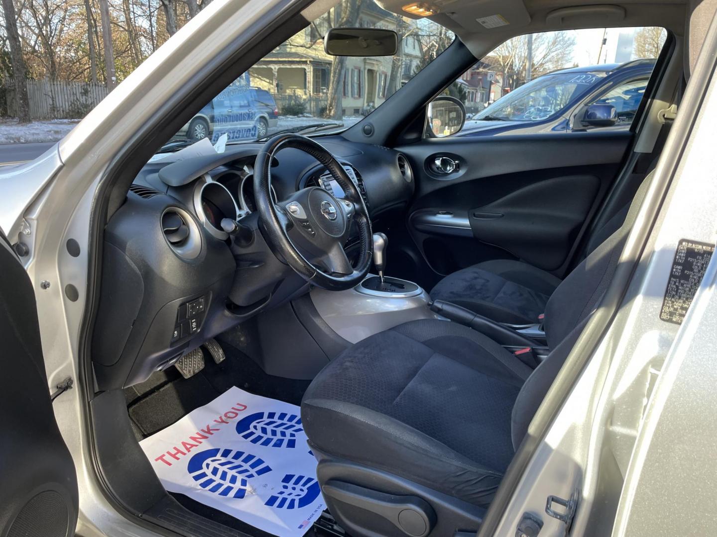 2011 silver /black Nissan Juke S AWD (JN8AF5MV7BT) with an 1.6L L4 DOHC 16V engine, CVT transmission, located at 101 N. Main Street, Muncy, PA, 17756, (570) 546-5462, 41.207691, -76.785942 - Photo#4