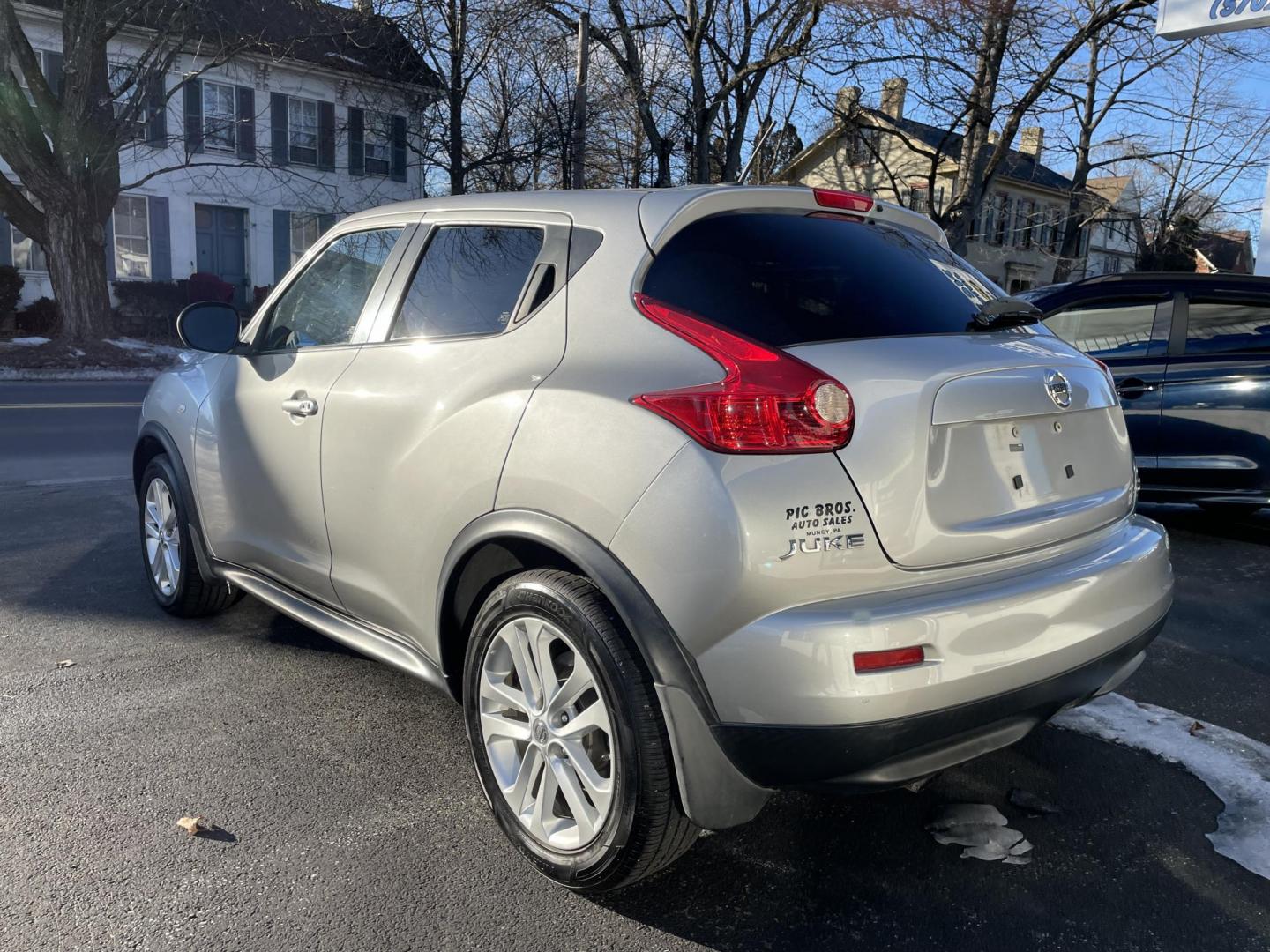 2011 silver /black Nissan Juke S AWD (JN8AF5MV7BT) with an 1.6L L4 DOHC 16V engine, CVT transmission, located at 101 N. Main Street, Muncy, PA, 17756, (570) 546-5462, 41.207691, -76.785942 - Photo#2