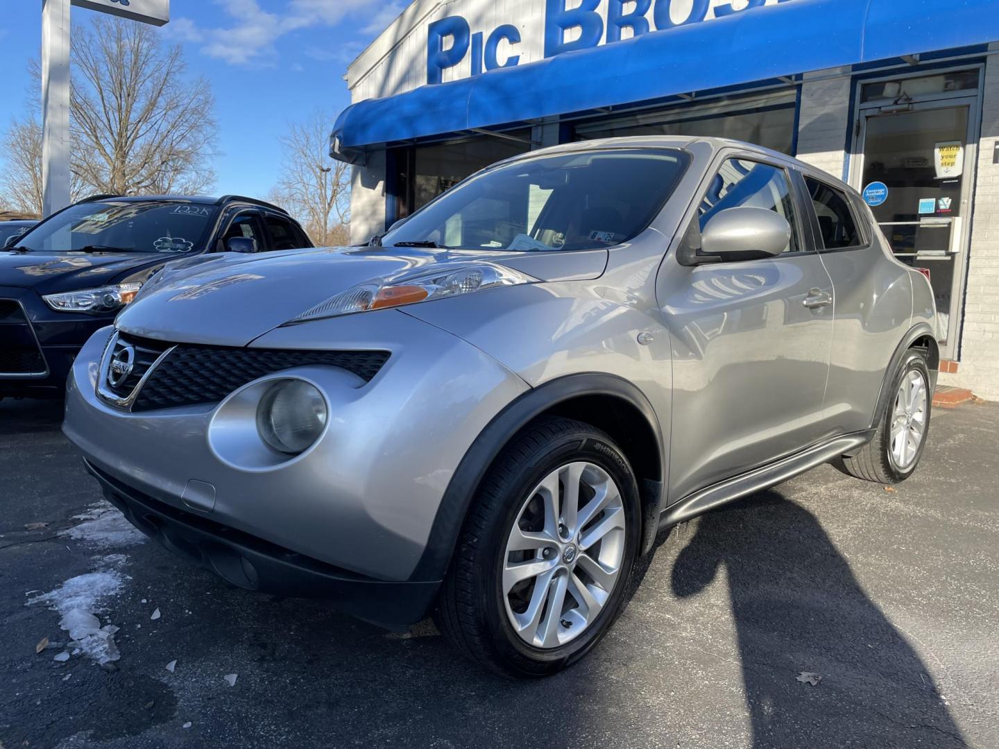 2011 silver /black Nissan Juke S AWD (JN8AF5MV7BT) with an 1.6L L4 DOHC 16V engine, CVT transmission, located at 101 N. Main Street, Muncy, PA, 17756, (570) 546-5462, 41.207691, -76.785942 - Photo#1